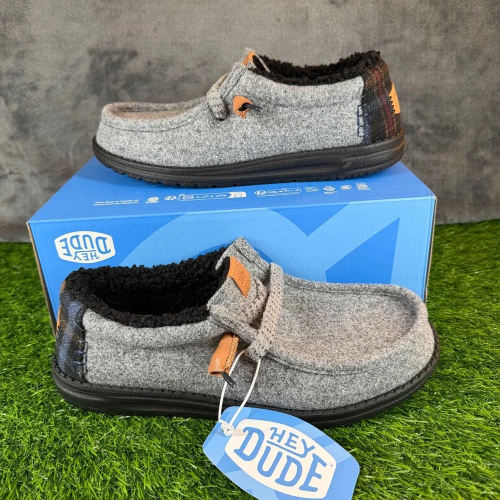 Hey Dude Wally Cozy Plaid Smoke Grey Multi Wool Faux Fur Loafers Mens size 8